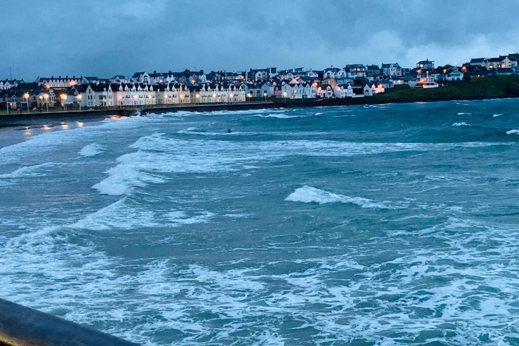 Luxurious Beach Front Apartment In Portrush Zewnętrze zdjęcie